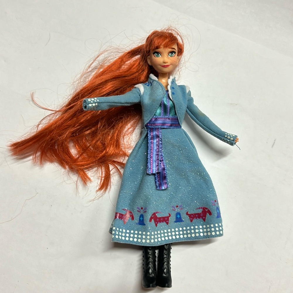 Disney Anna from Classic Doll Set - Olaf's Frozen Adventure EUC